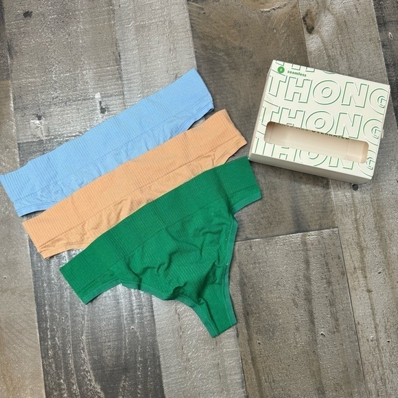 NWT Aerie Seamless Thong Panties - Picture 7 of 10